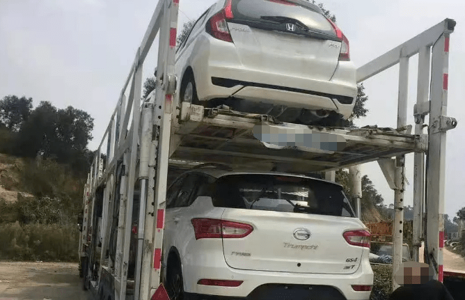 托運(yùn)車子適合現(xiàn)代人的生活嗎？-鑫邦運(yùn)車
