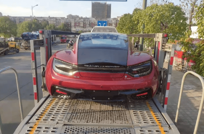 汽車發(fā)物流需要駕駛證嗎？-鑫邦運(yùn)車